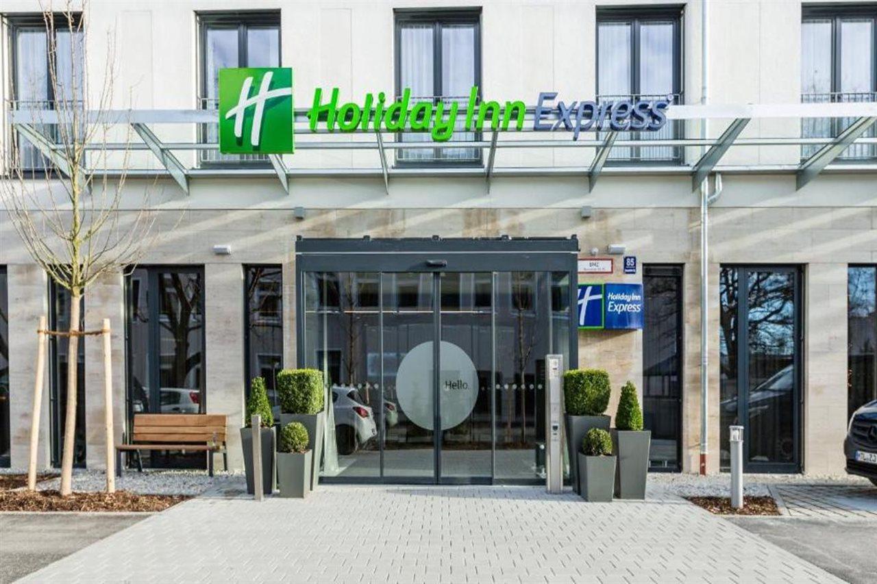 Express - East By Ihg