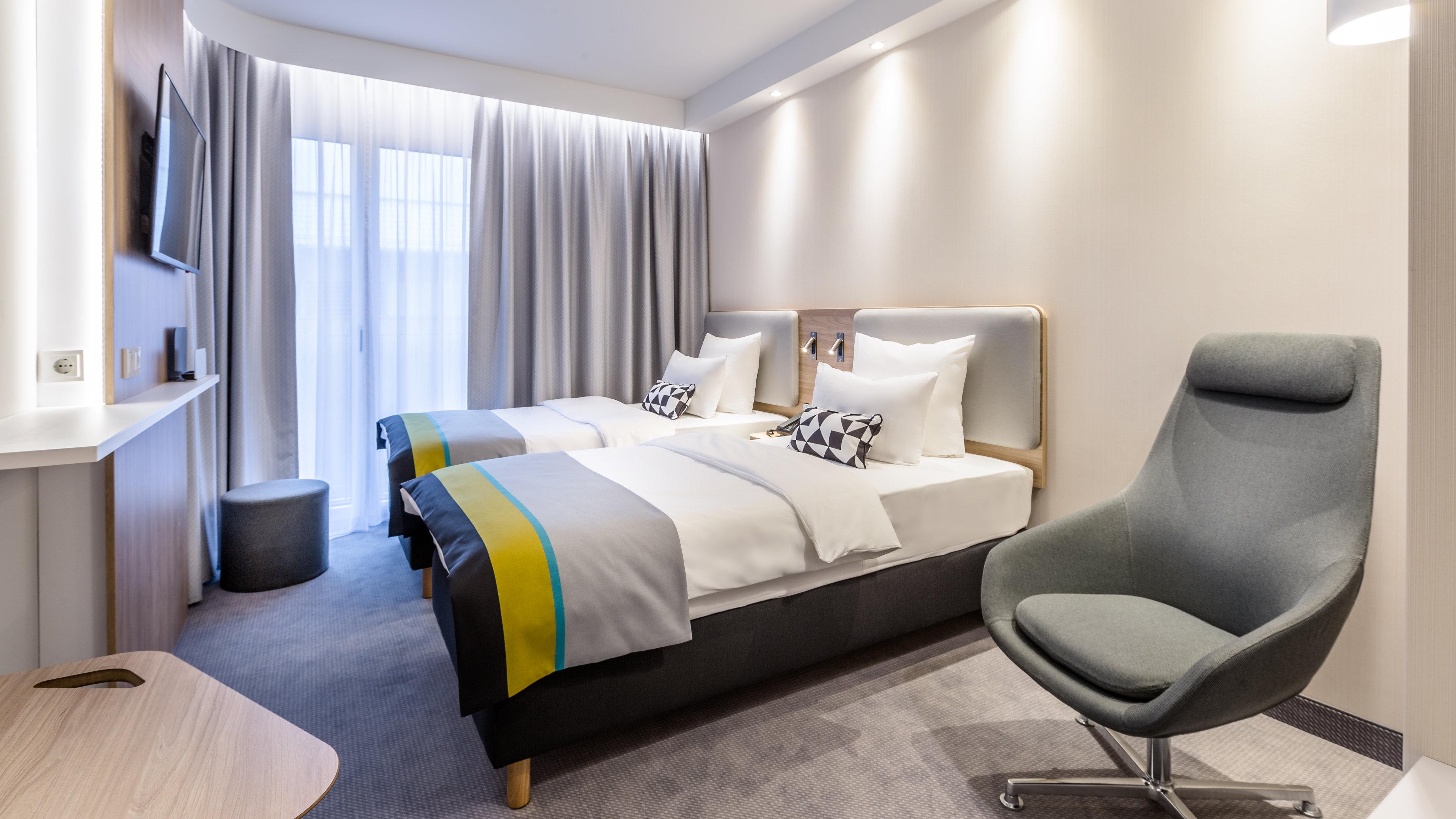 Express - East By Ihg 3*