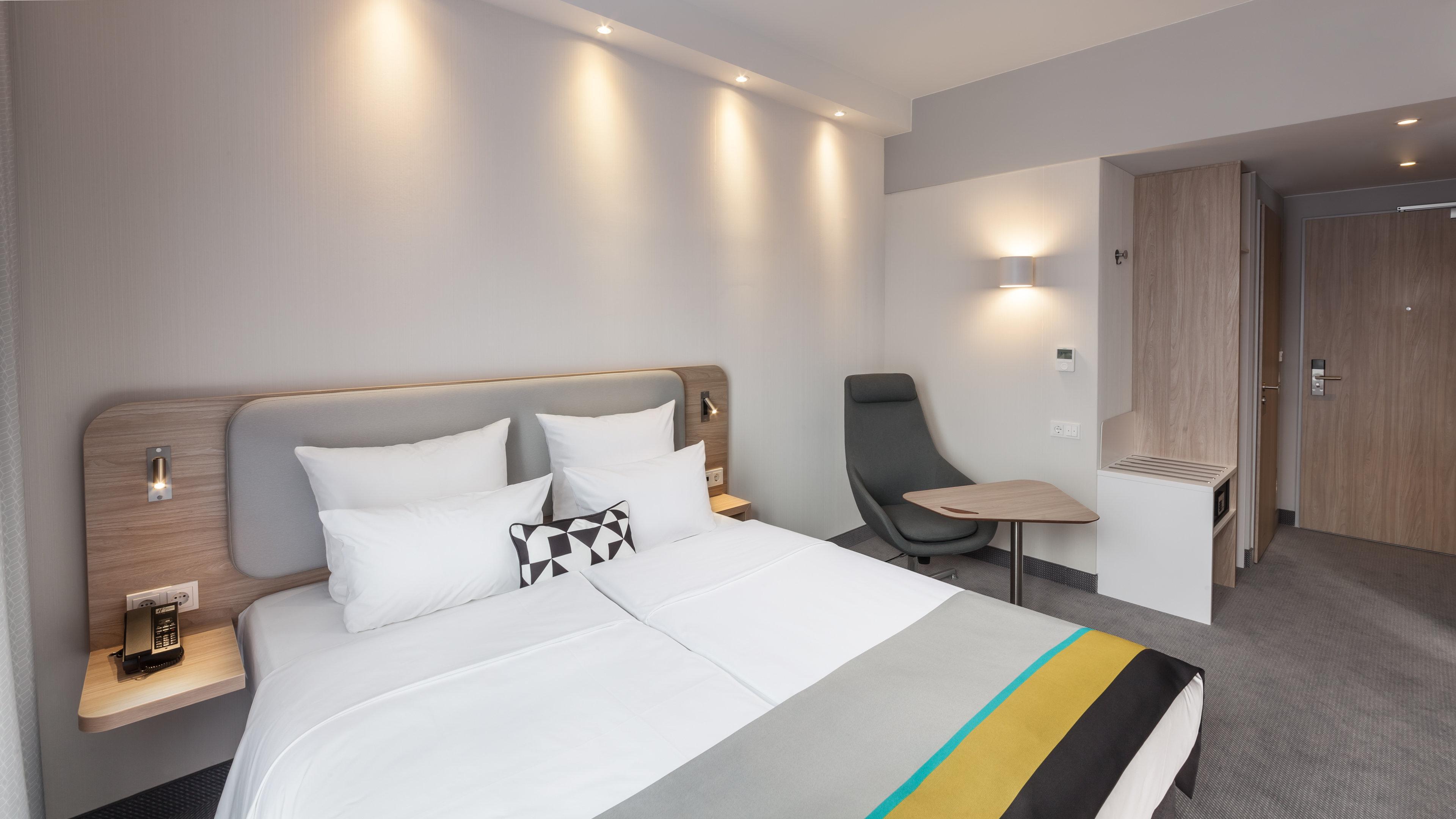Express - East By Ihg Hotel