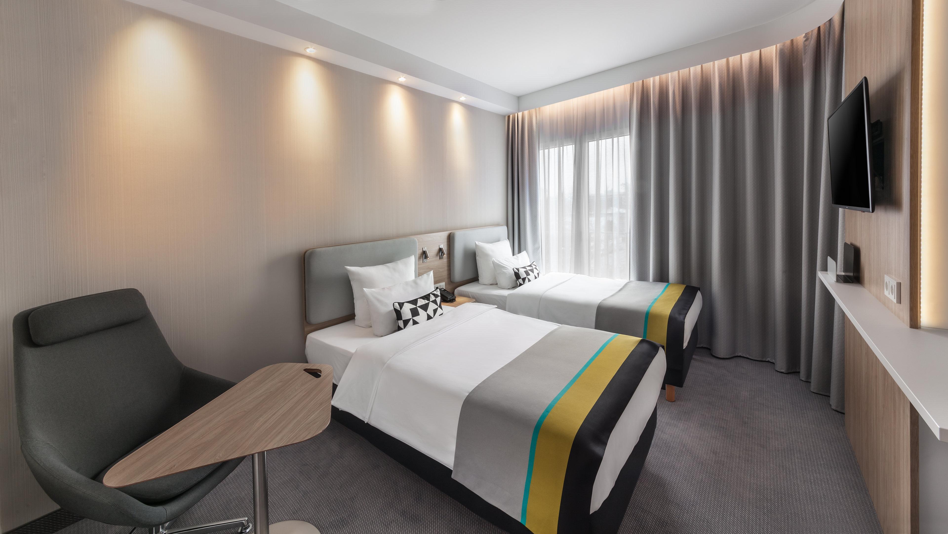 Express - East By Ihg 3*