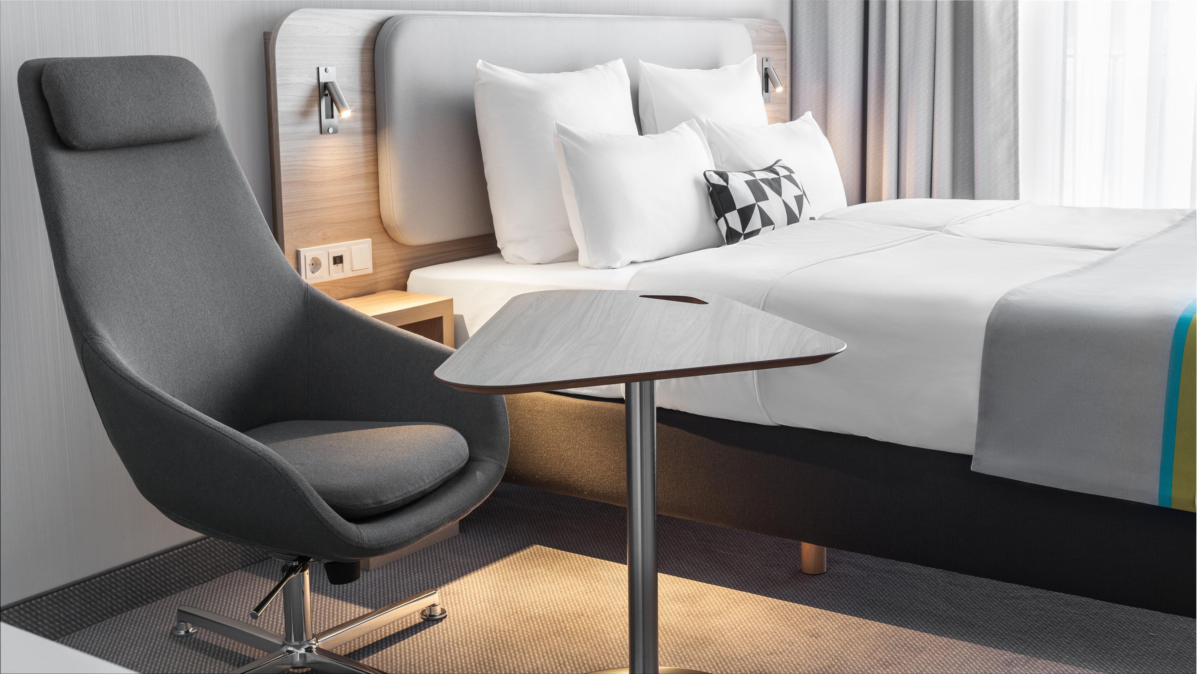 Express - East By Ihg Hotel