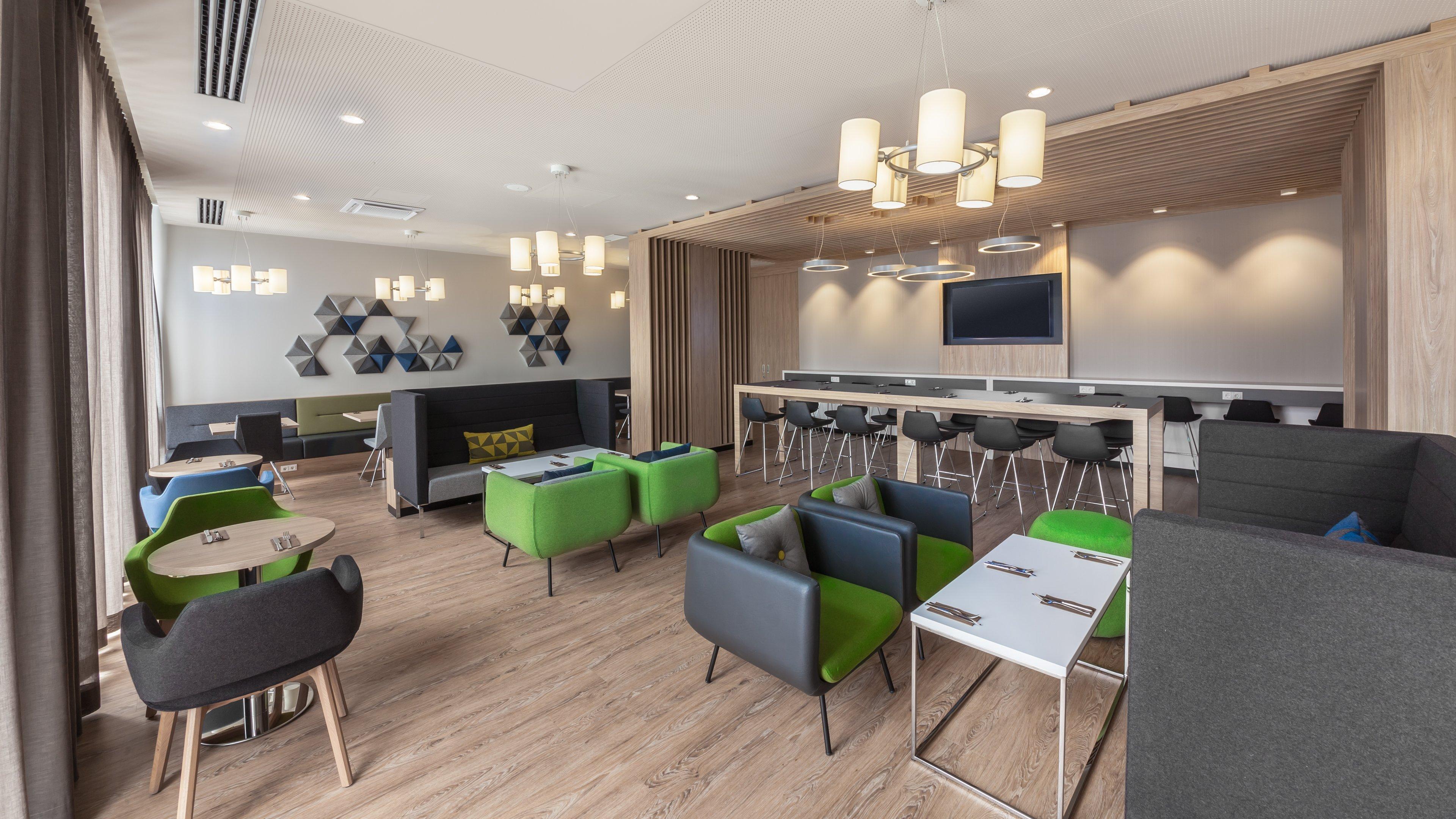 Express - East By Ihg