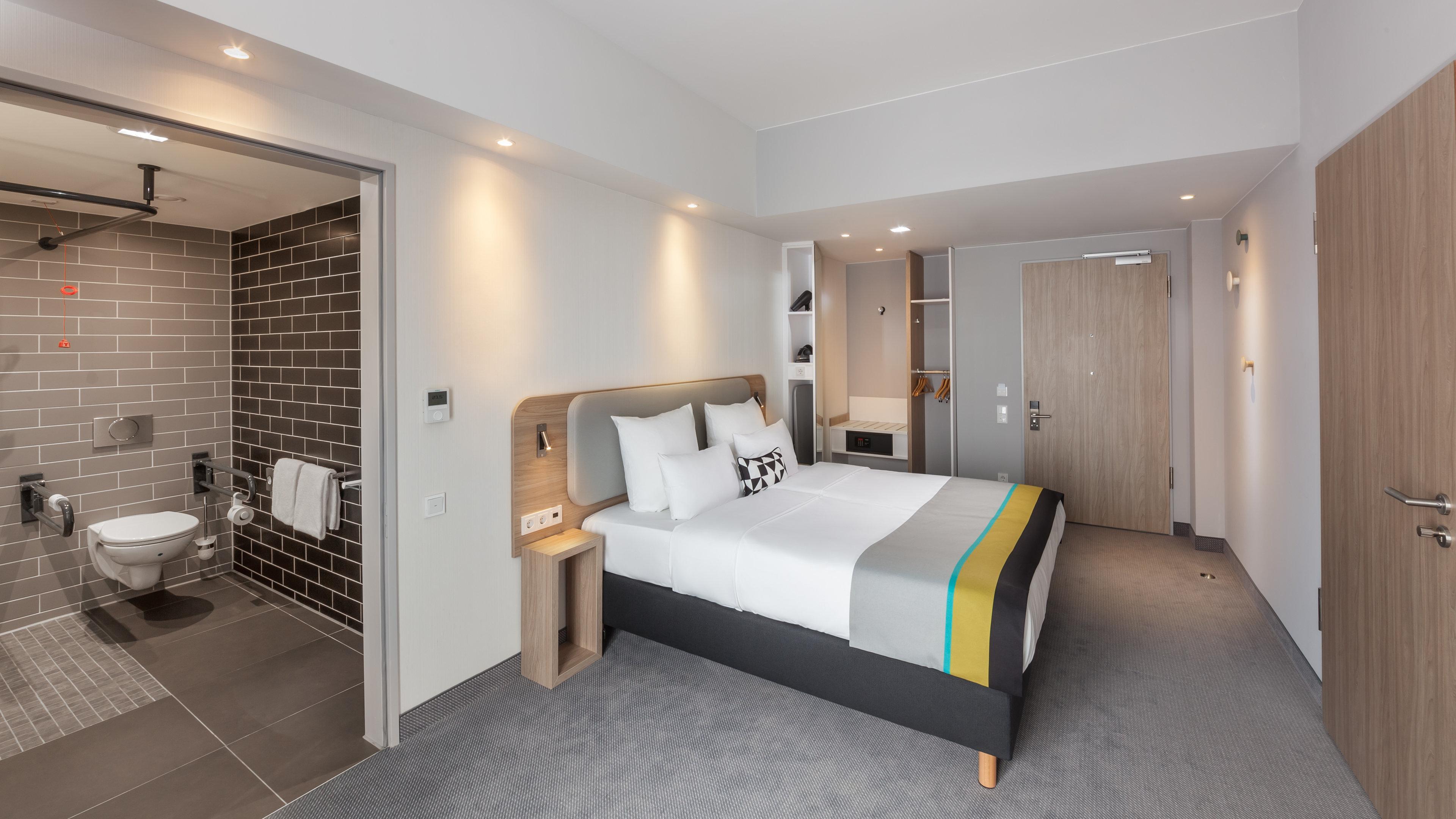 Express - East By Ihg