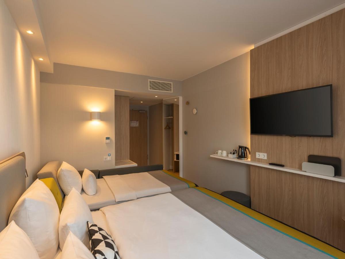 Express - East By Ihg Hotel