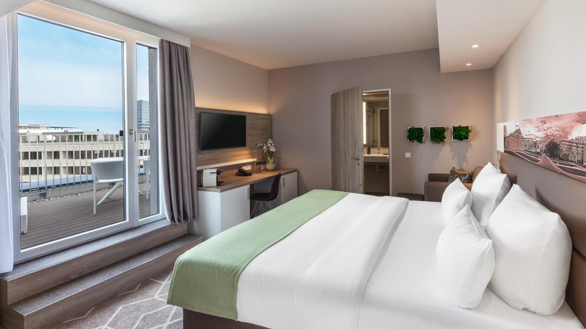 Hotel Express - East By Ihg 3*