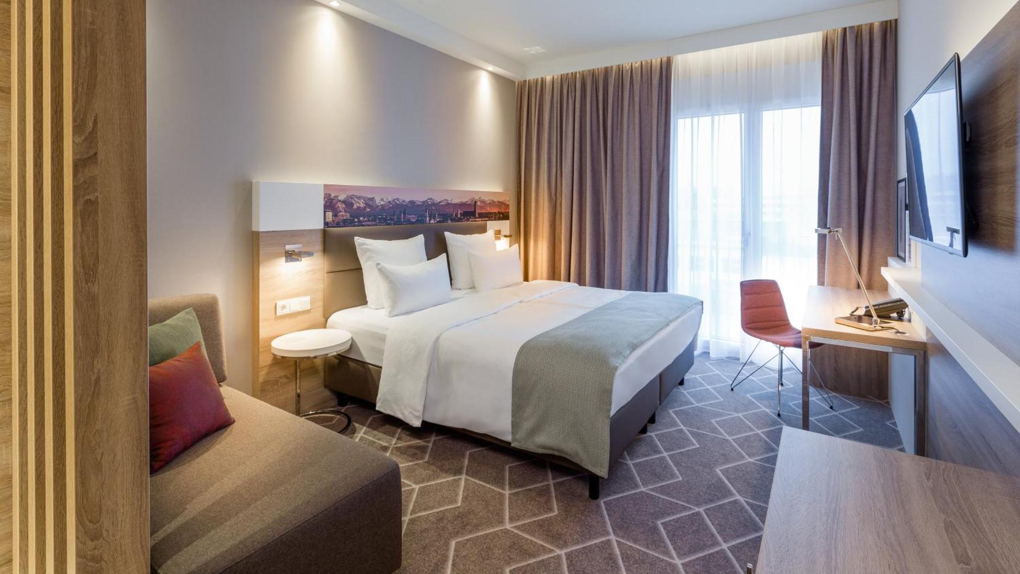 Express - East By Ihg Hotel