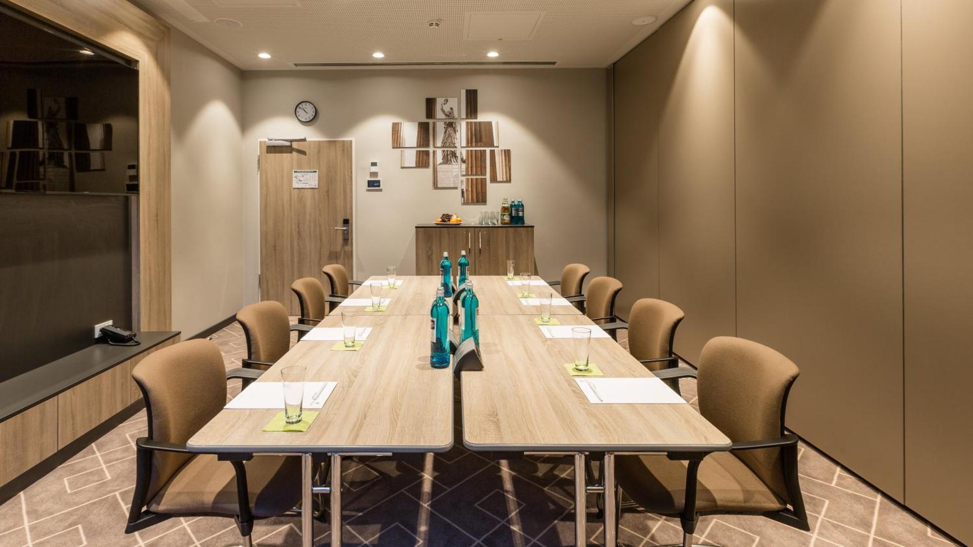 Hotel Express - East By Ihg 3*