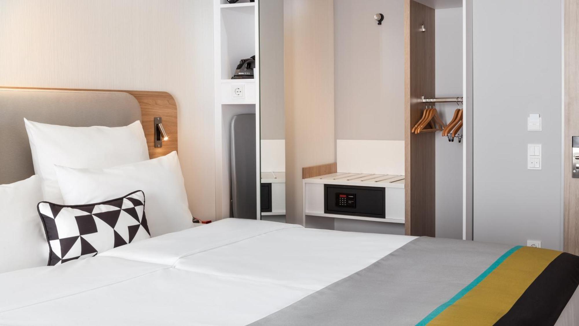 Hotel Express - East By Ihg