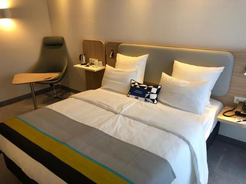 Express - East By Ihg Hotel